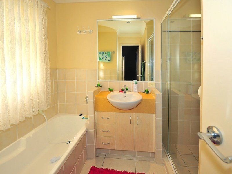 25 Ellen Crt, Springfield Lakes QLD 4300