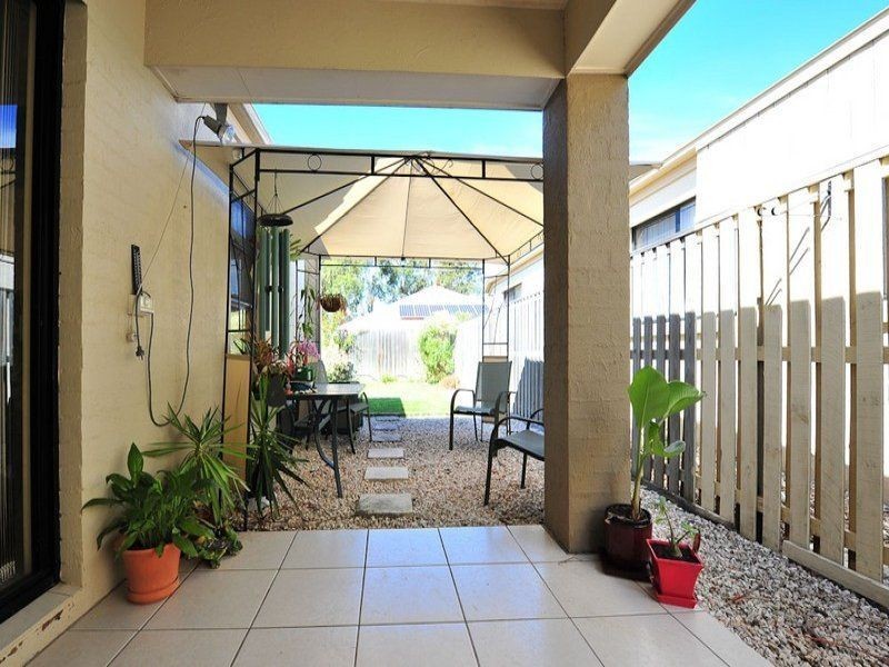 25 Ellen Crt, Springfield Lakes QLD 4300