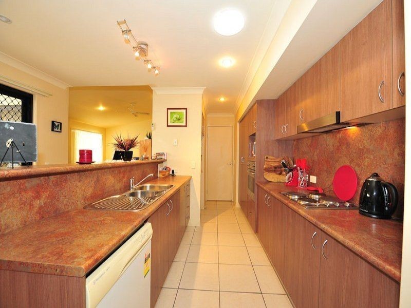 25 Ellen Crt, Springfield Lakes QLD 4300