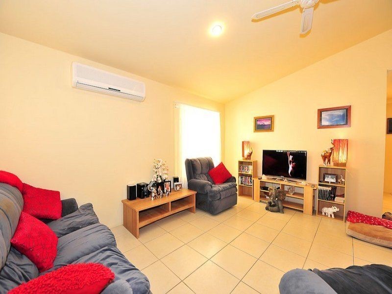 25 Ellen Crt, Springfield Lakes QLD 4300