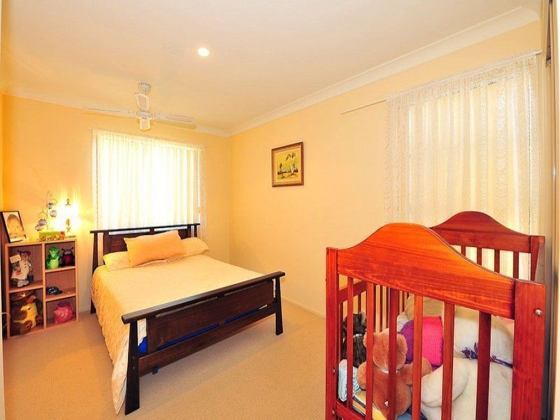 25 Ellen Crt, Springfield Lakes QLD 4300