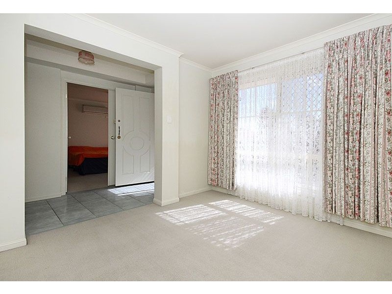 27 Columbus Place, Forest Lake QLD 4078