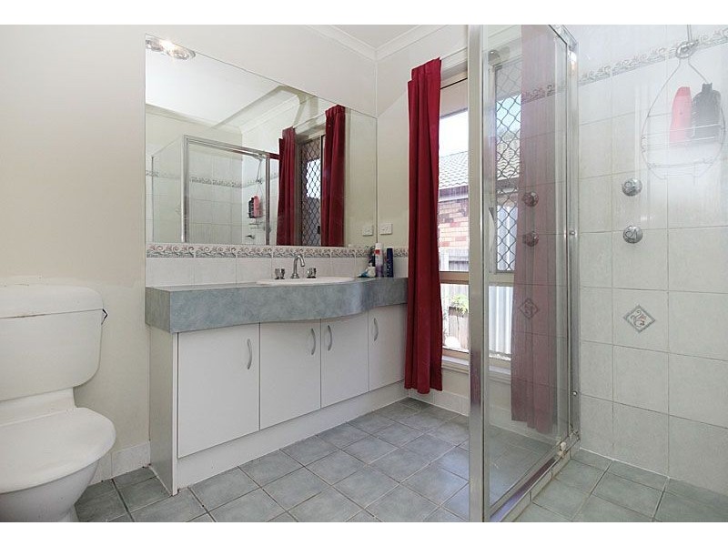 27 Columbus Place, Forest Lake QLD 4078