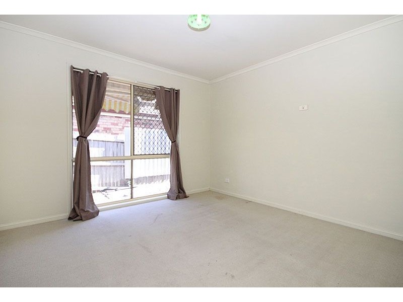 27 Columbus Place, Forest Lake QLD 4078