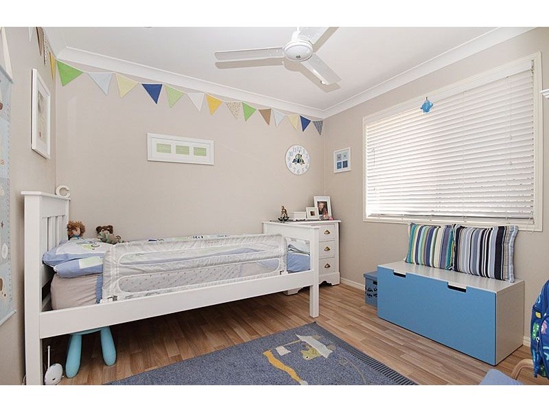 4 Lorraine St, Camira QLD 4300