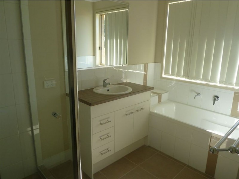 52 Valentine Cir, Augustine Heights QLD 4300