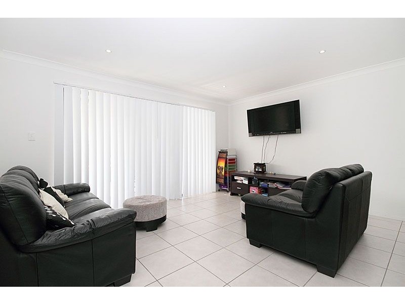 8 Vedanta Drive, Springfield Lakes QLD 4300