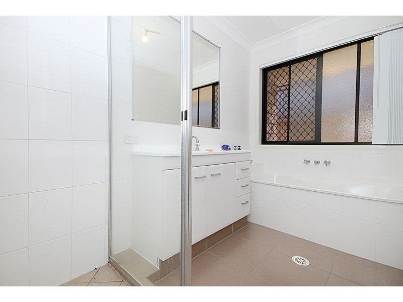 8 Vedanta Drive, Springfield Lakes QLD 4300