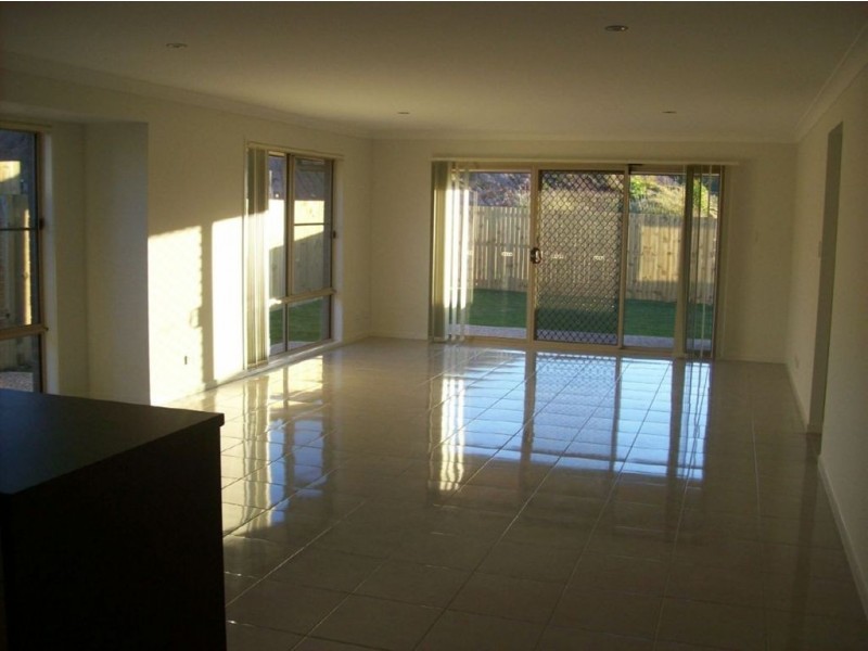 29 Valentine Cir, Augustine Heights QLD 4300