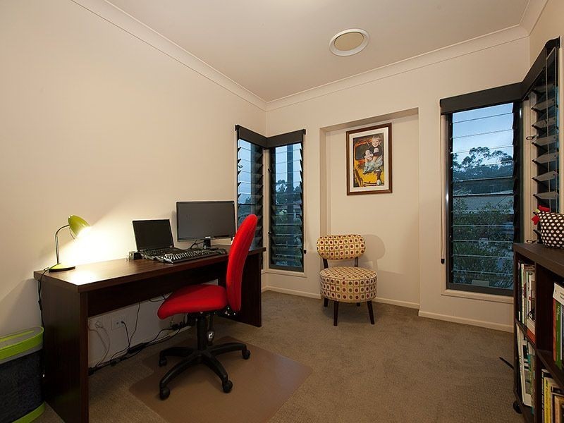 8 Rufous Crescent, Brookwater QLD 4300
