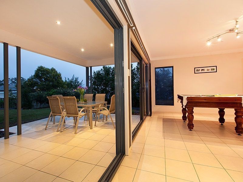 8 Rufous Crescent, Brookwater QLD 4300