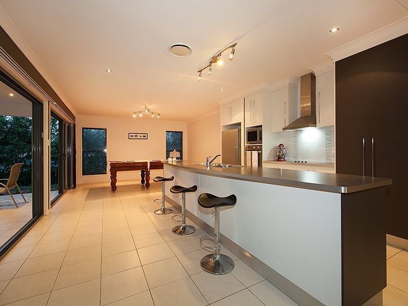 8 Rufous Crescent, Brookwater QLD 4300