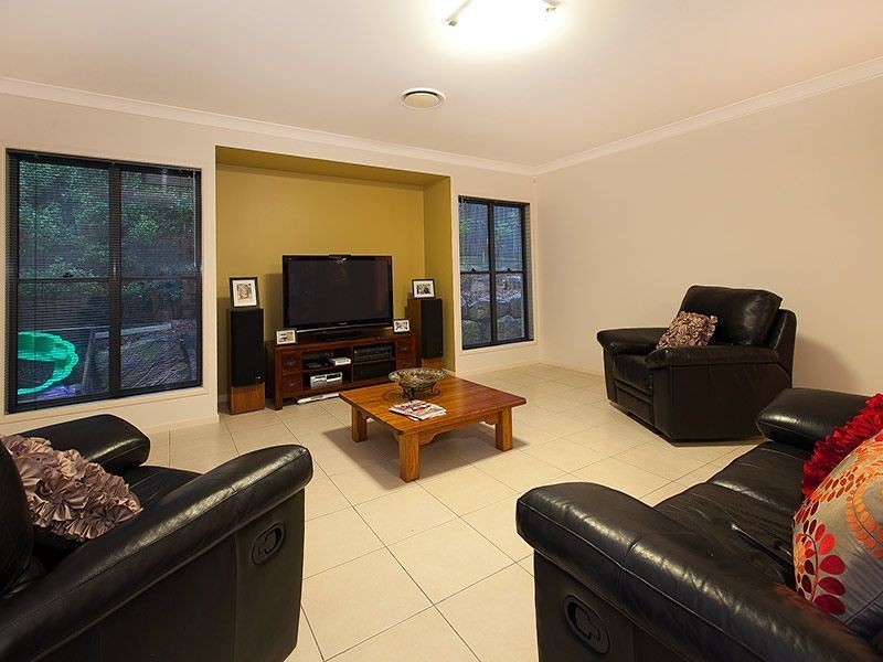 8 Rufous Crescent, Brookwater QLD 4300