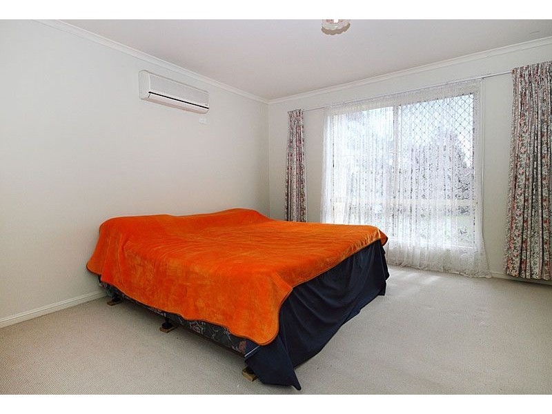 27 Columbus Drive, Forest Lake QLD 4078