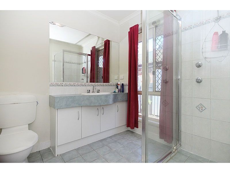 27 Columbus Drive, Forest Lake QLD 4078