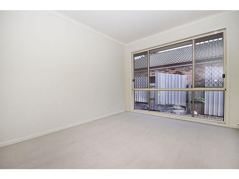 27 Columbus Drive, Forest Lake QLD 4078