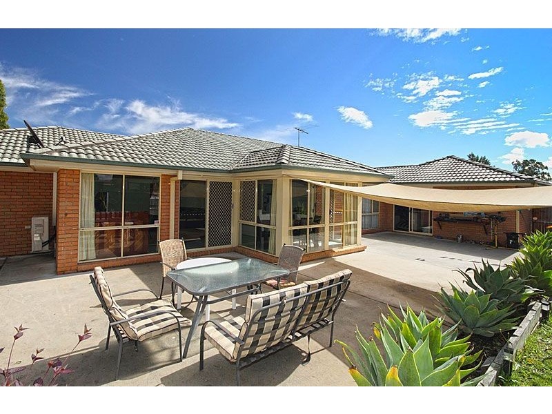 27 Columbus Drive, Forest Lake QLD 4078