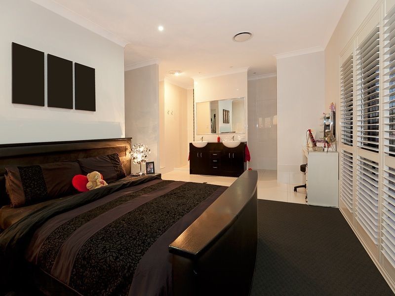 19 Lakeview Place, Springfield Lakes QLD 4300