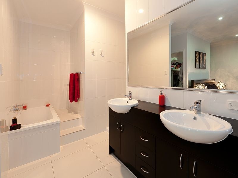 19 Lakeview Place, Springfield Lakes QLD 4300