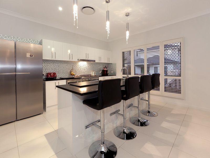 19 Lakeview Place, Springfield Lakes QLD 4300