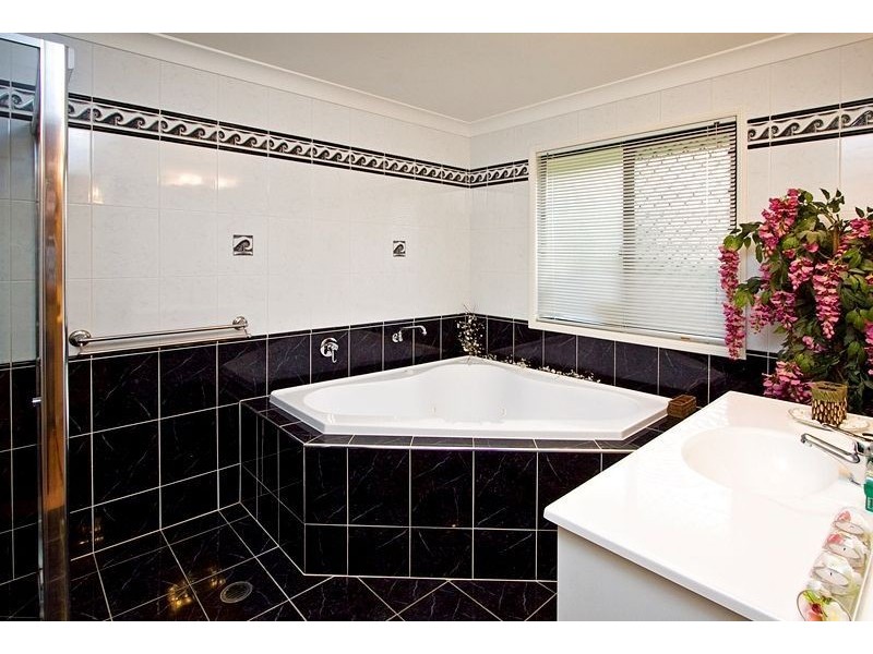 12 Kookaburra Place, Brookwater QLD 4300