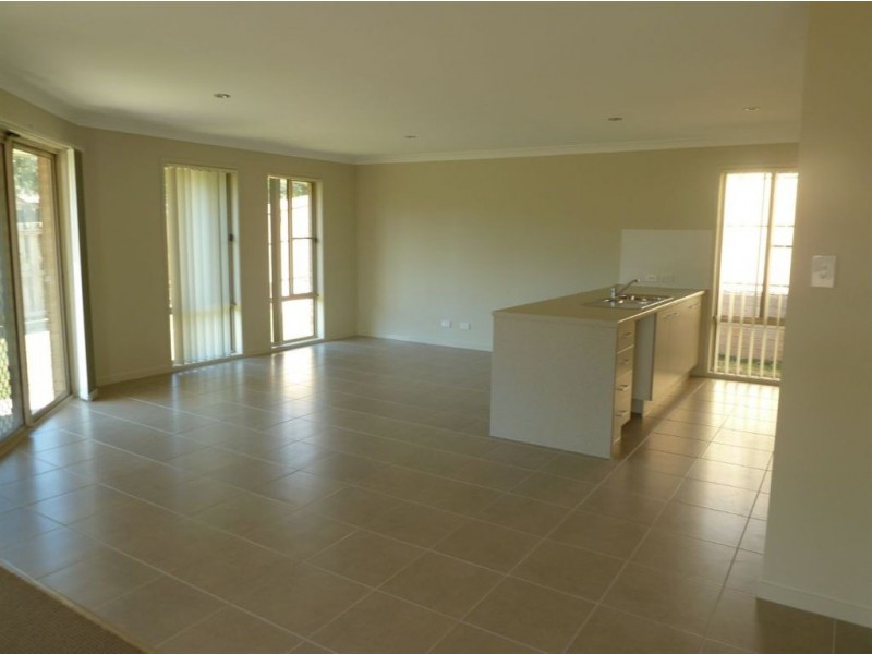 38 Valentine Cir, Augustine Heights QLD 4300