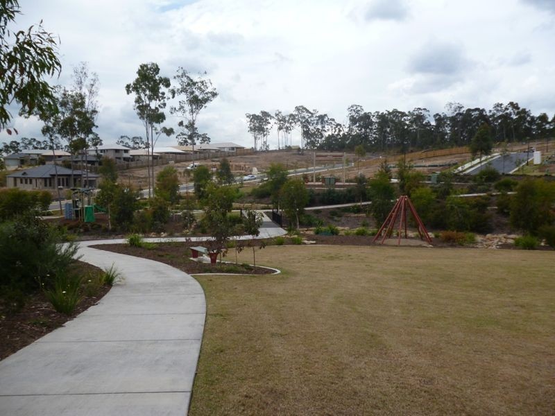 8 Pimento Place, Springfield Lakes QLD 4300