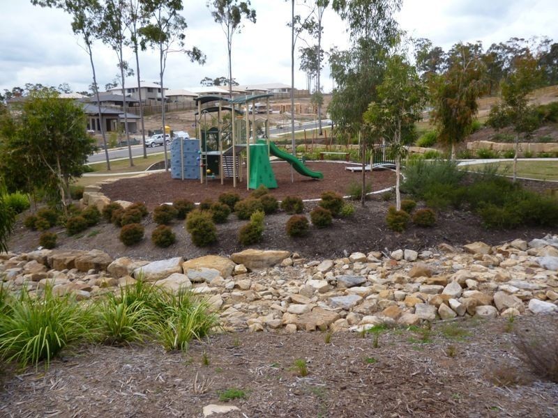 8 Pimento Place, Springfield Lakes QLD 4300