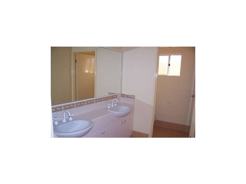 12 Lavender St, Springfield Lakes QLD 4300