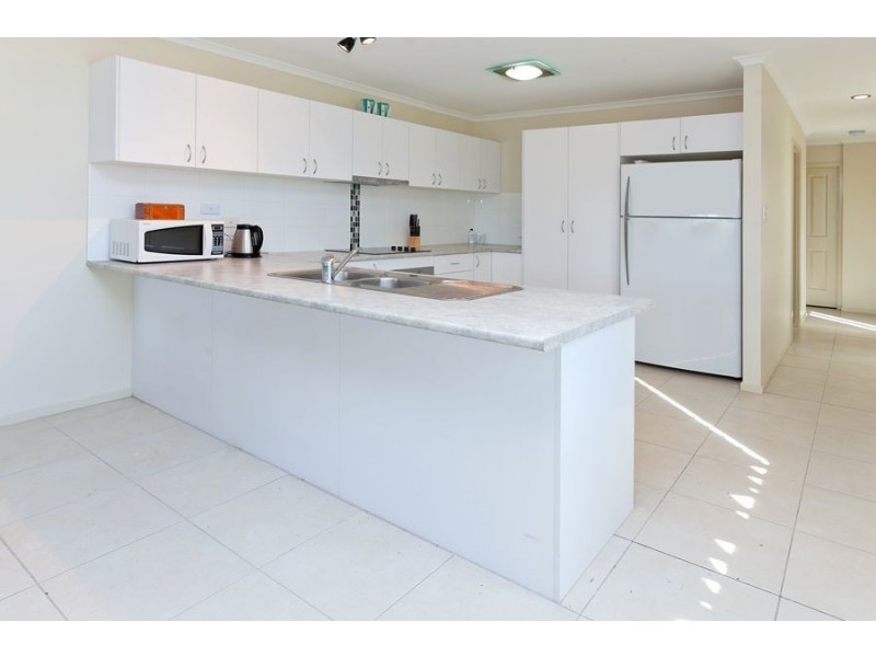 4/23 Commercial Drive, Springfield QLD 4300