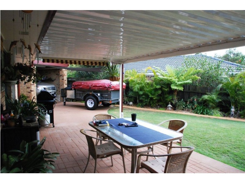 15 Crestwood Drive, Camira QLD 4300