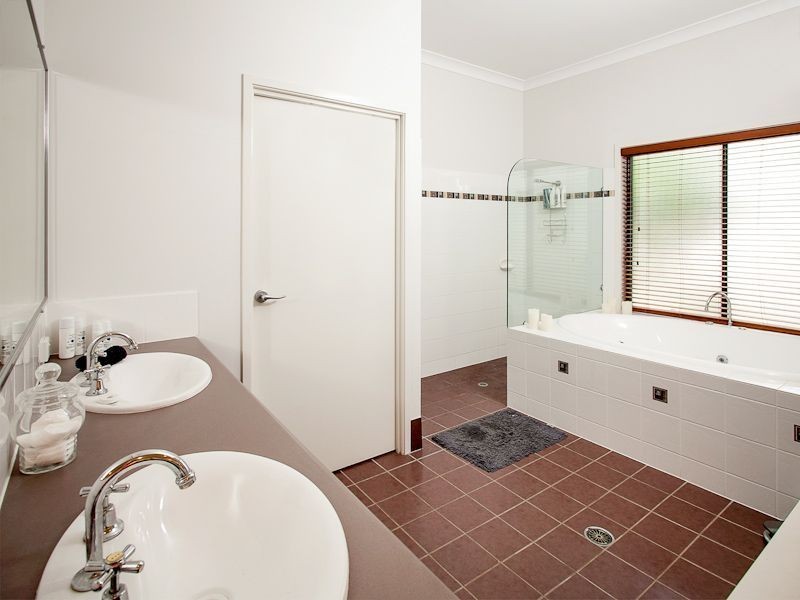 3 Cedarwood Place, Brookwater QLD 4300