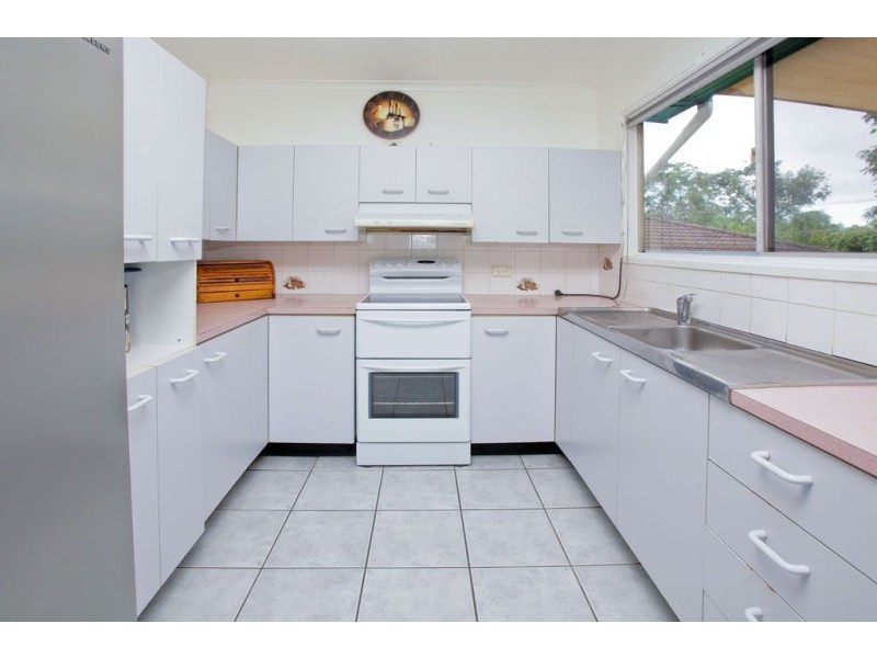 33 Melinda Street, Camira QLD 4300