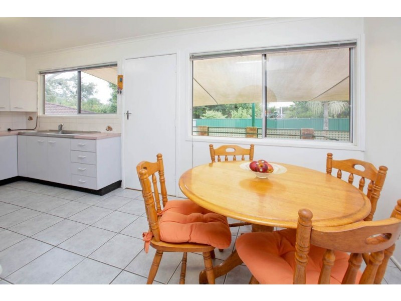 33 Melinda Street, Camira QLD 4300