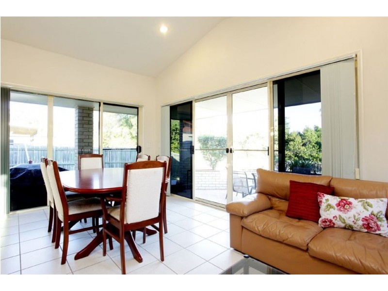 14 Berkshire Place, Springfield Lakes QLD 4300