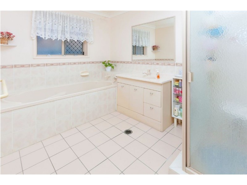 32 Ravenswood Lane, Springfield QLD 4300