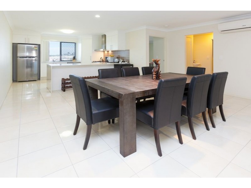 8 Kinglake Ave, Springfield Lakes QLD 4300