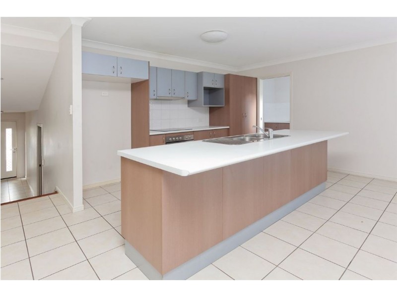 15 Greenleaf Ave, Springfield Lakes QLD 4300