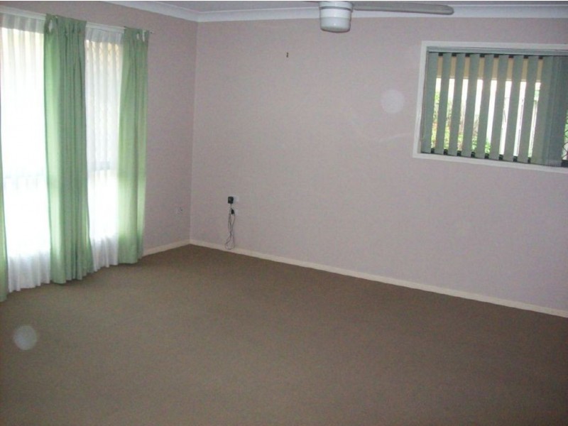 3 Crystal Court, Camira QLD 4300