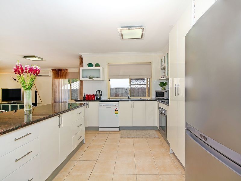 13 Malvern Pl, Forest Lake QLD 4078