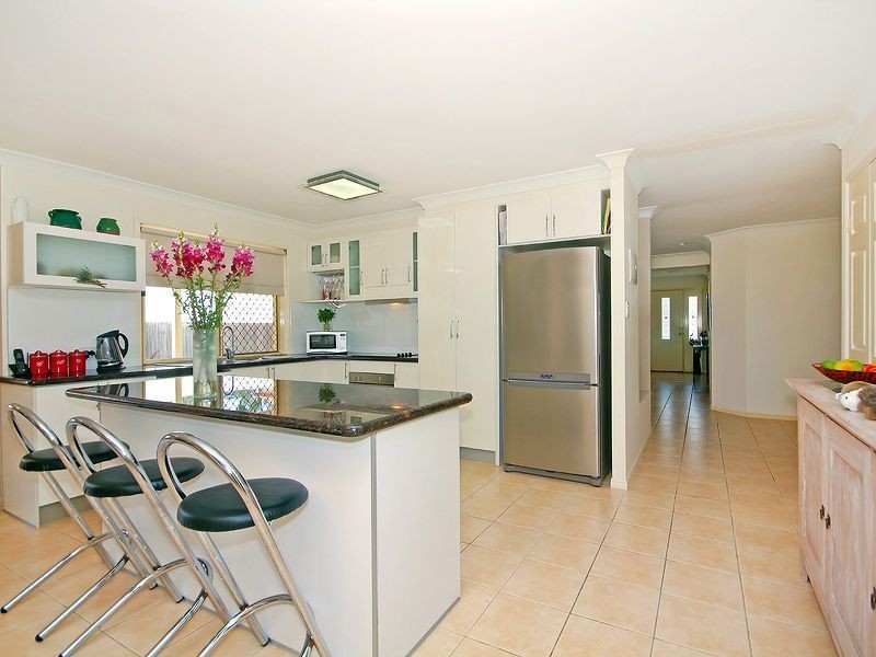 13 Malvern Pl, Forest Lake QLD 4078