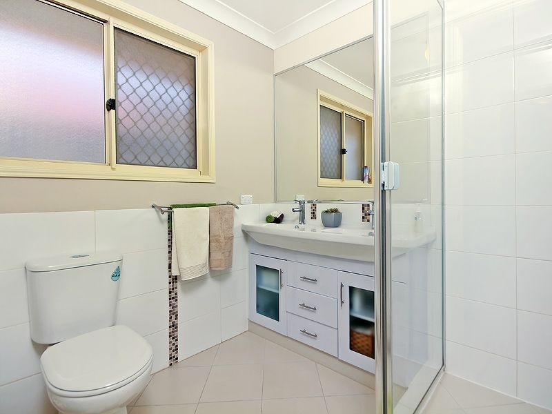 13 Malvern Pl, Forest Lake QLD 4078