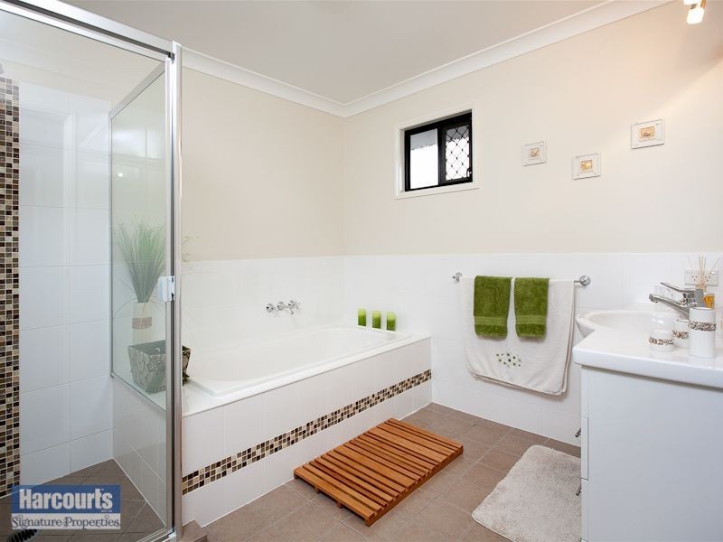 52 Lloyd Bird Crescent, Springfield Lakes QLD 4300