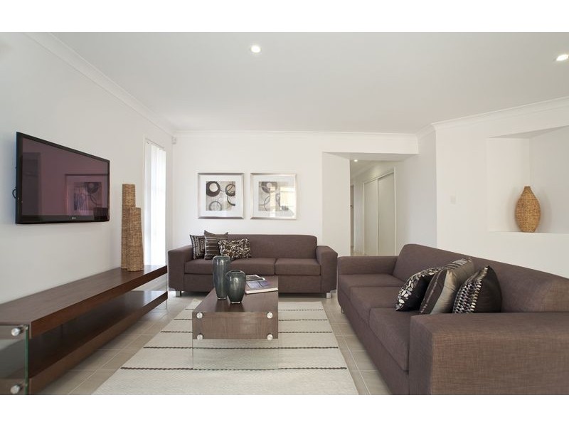 11 Valentine Circuit, Augustine Heights QLD 4300