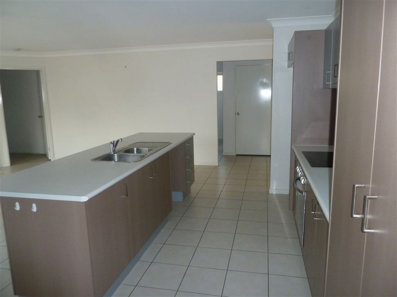 20 Freesia Close, Springfield Lakes QLD 4300