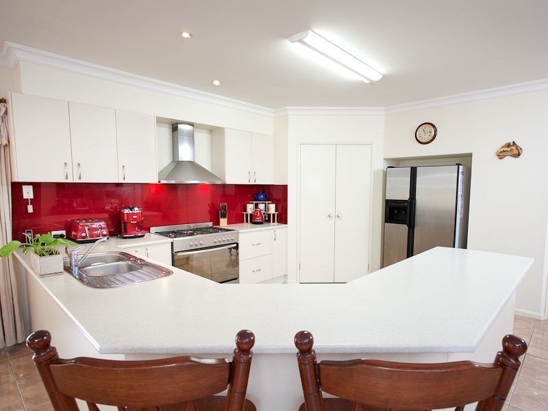 10 Dew Close, Springfield Lakes QLD 4300