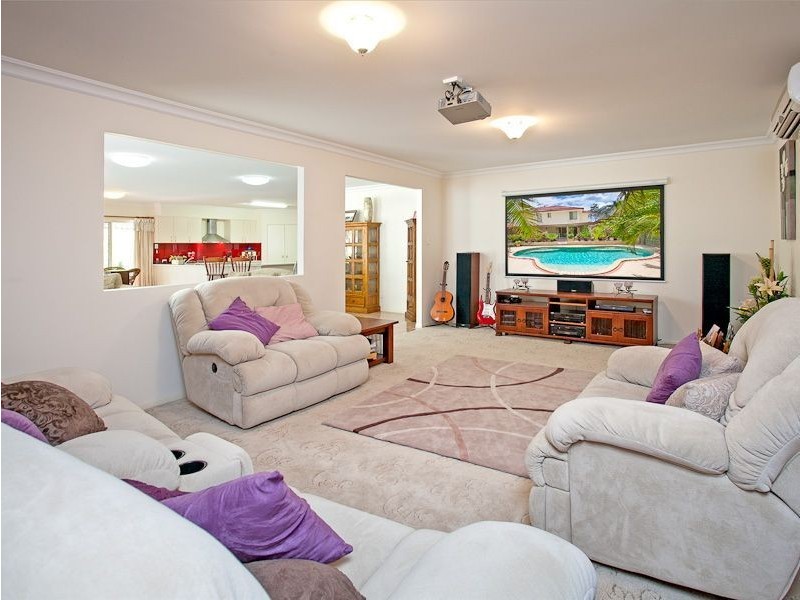 10 Dew Close, Springfield Lakes QLD 4300