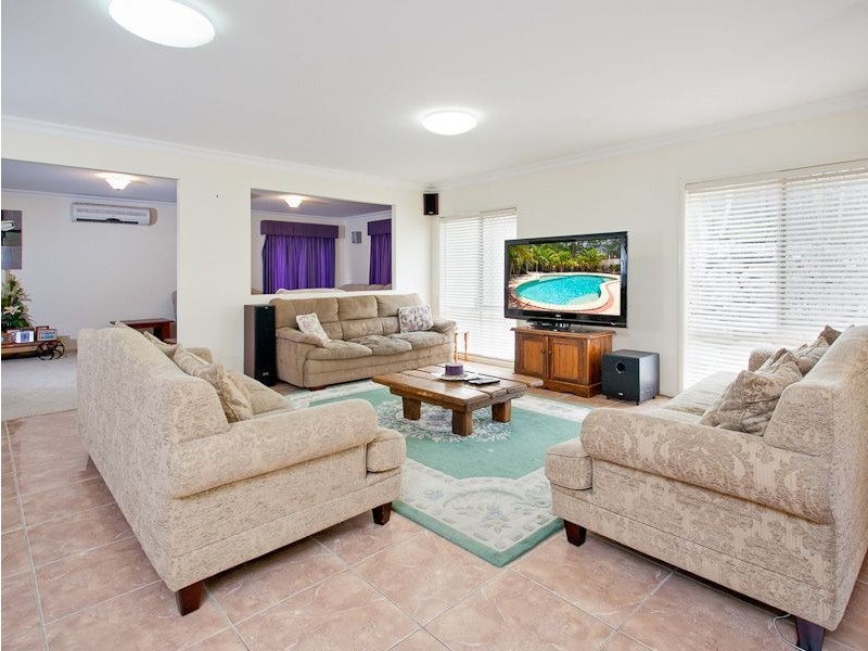 10 Dew Close, Springfield Lakes QLD 4300