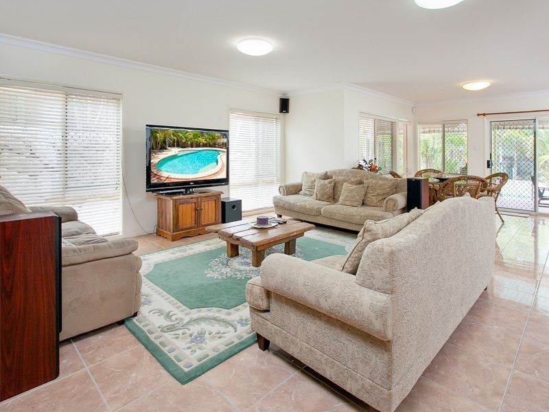 10 Dew Close, Springfield Lakes QLD 4300