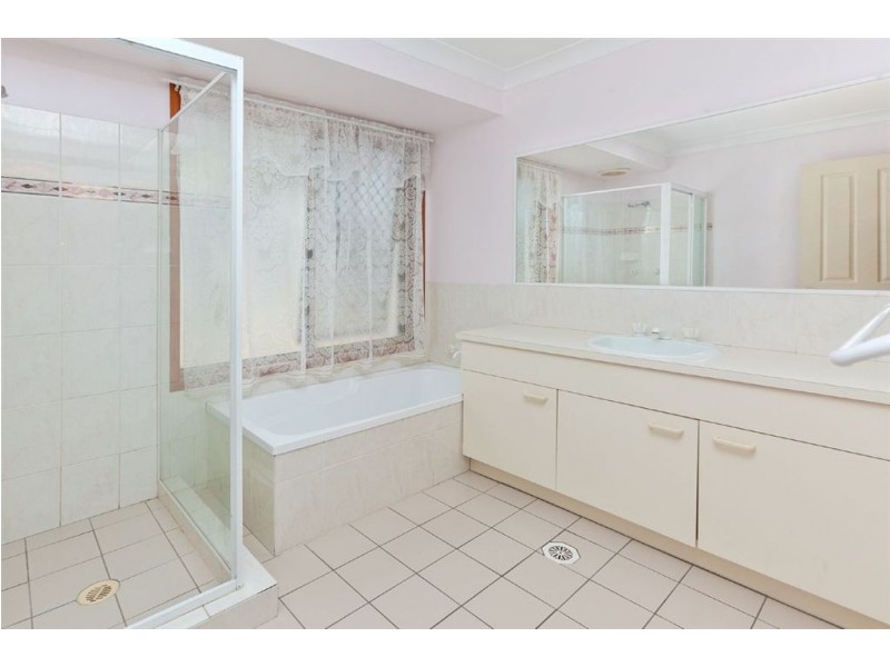 10 Oregon Close, Yamanto QLD 4305